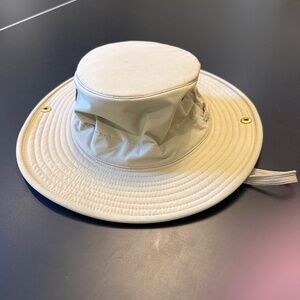 Brand New Tilley Hat - Never Worn, Excellent Condition, Size 7 3/8